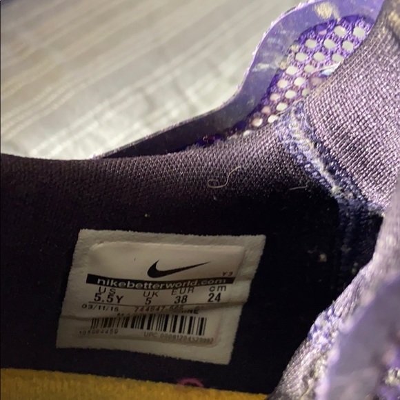 Lebron basketball shoes - Picture 4 of 5